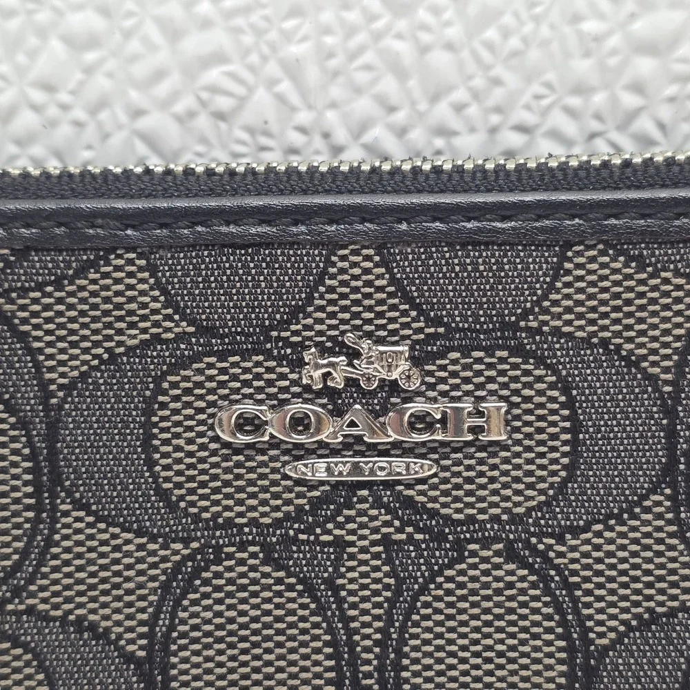 Coach Corner Zip Wristlet Wallet Black Smoke Silver F58033 - Read